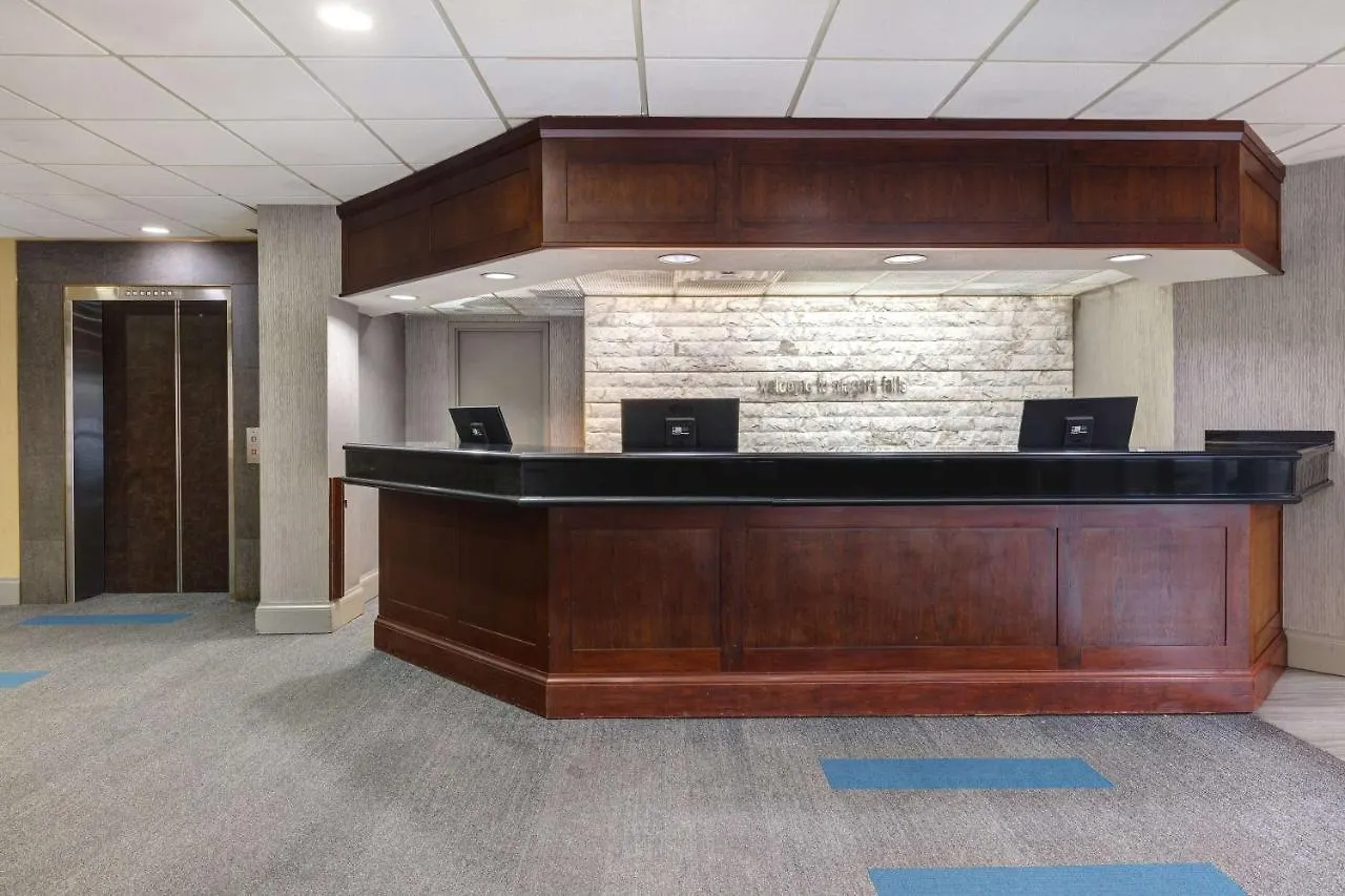 Hotel Days Inn By Wyndham Niagara Falls Near The Falls