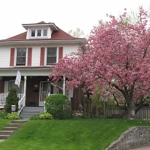 Bed & Breakfast Strathaird, Niagara Falls