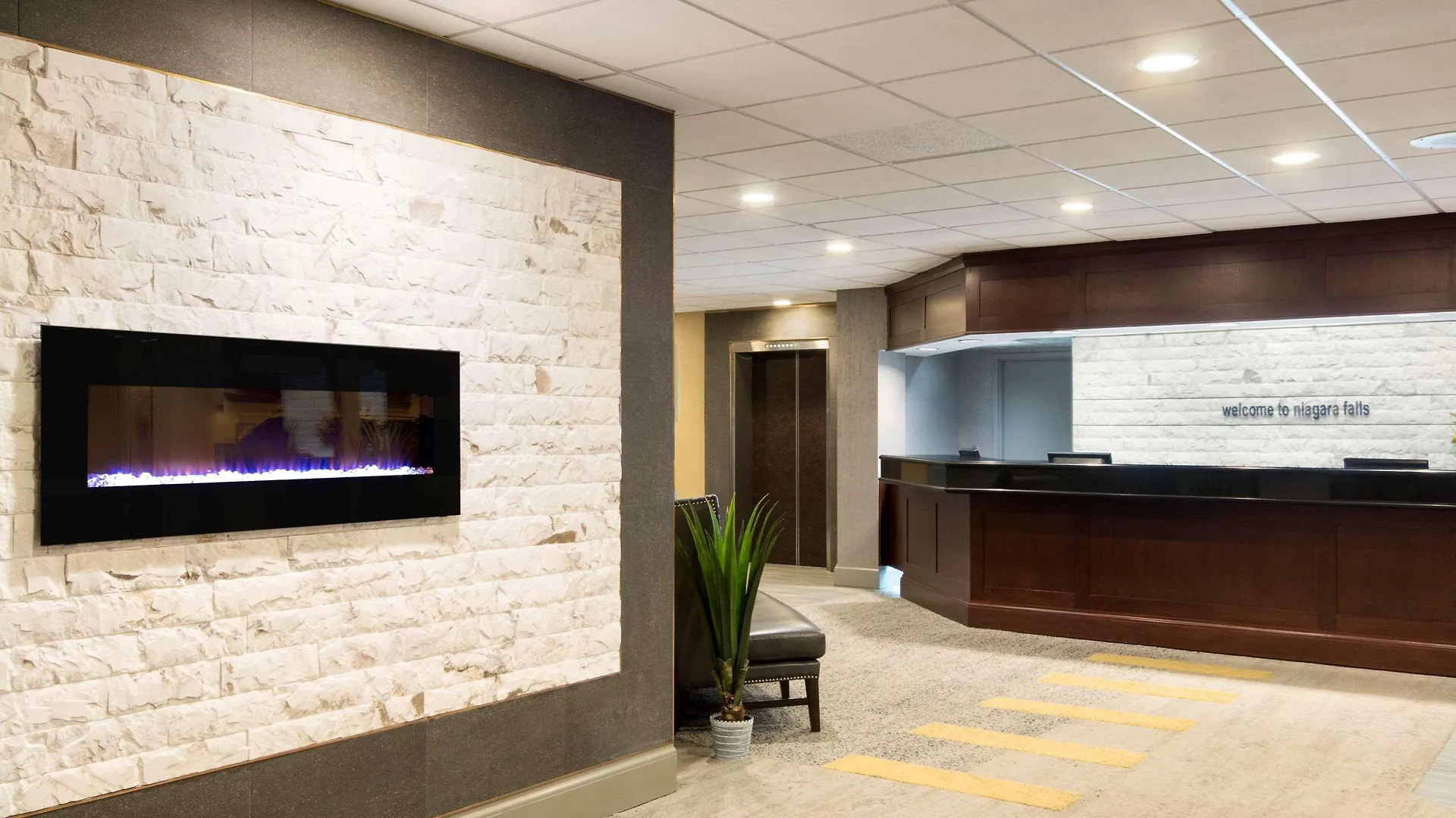Days Inn By Wyndham Niagara Falls Near The Falls Отель