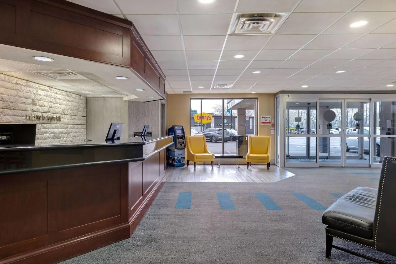 Days Inn By Wyndham Niagara Falls Near The Falls Канада