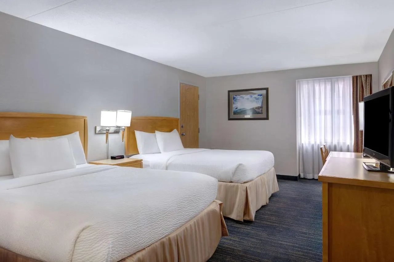 Days Inn By Wyndham Niagara Falls Near The Falls