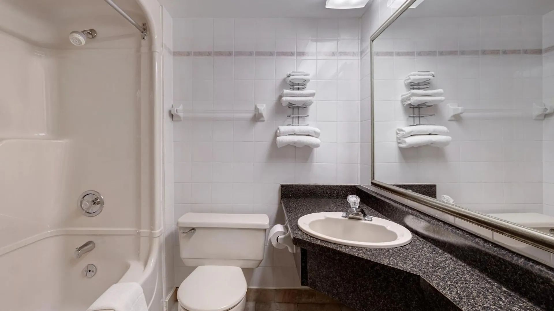 ** Отель Days Inn By Wyndham Niagara Falls Near The Falls Канада
