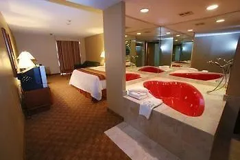 Отель Days Inn By Wyndham Niagara Falls Near The Falls