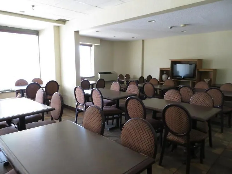 Days Inn By Wyndham Niagara Falls Near The Falls 2*,  Канада