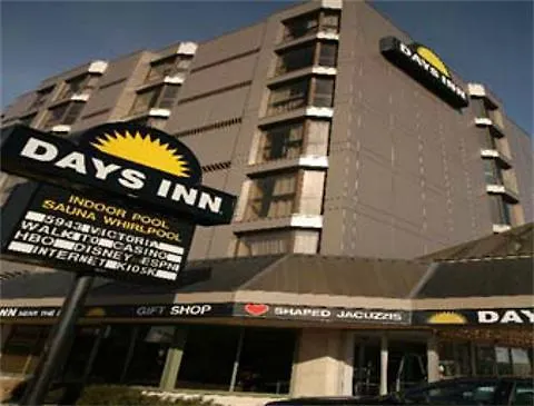 Days Inn By Wyndham Niagara Falls Near The Falls
